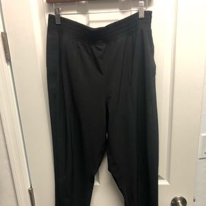 Lululemon size 10 jogger type pants